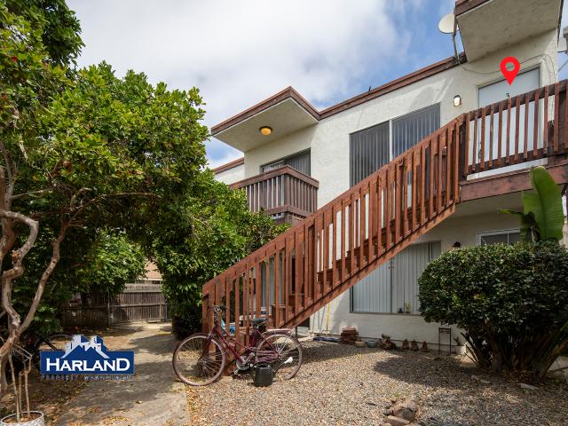 2 BR, 1.5 BA Apartment 2112 2114 Thomas Avenue 2114 Unit 3, San Diego, CA 92109