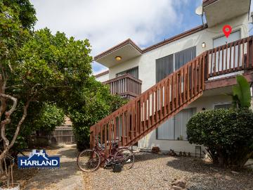 2 BR, 1.5 BA Apartment 2112 2114 Thomas Avenue 2114 Unit 3, San Diego, CA 92109