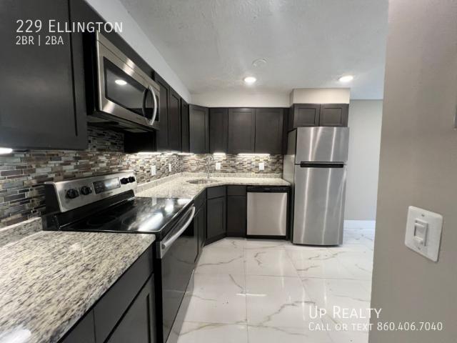 2 BR, 1.5 BA Apartment 229 Ellington, East Hartford, CT 06108