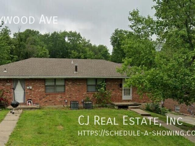 2 BR, 1.5 BA Apartment 2206 S Maywood Ave, Independence, MO 64052
