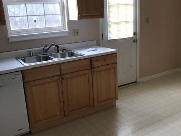 2 BR, 1.5 BA Apartment 220 Pepperhill Drive, Unit 1, London, KY 40741