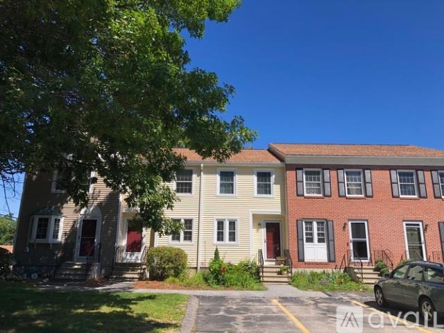2 BR, 1.5 BA Apartment 222 Fox Hollow Way, Unit Fox Hollow at Wellington Townhouse, Manchester, NH 03104