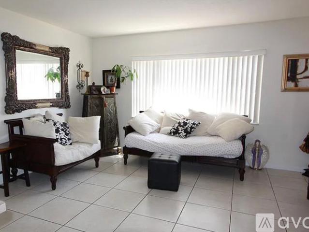 2 BR, 1.5 BA Apartment 2230 Northeast 56th Place, Unit 210, Fort Lauderdale, FL 33308
