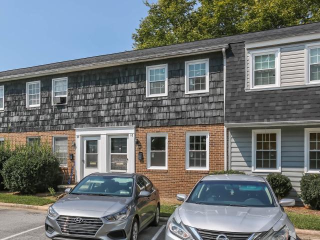 2 BR, 1.5 BA Apartment 22 Forsyth St, Thomasville, NC 27360