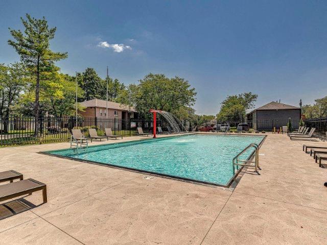 2 BR, 1.5 BA Apartment 2300 Walden glen Cir Unit 2519 B, Cincinnati, OH 45231