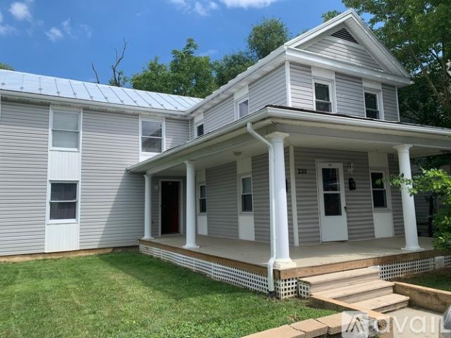 2 BR, 1.5 BA Apartment 230 Chicago Ave, Unit 101, Harrisonburg, VA 22802