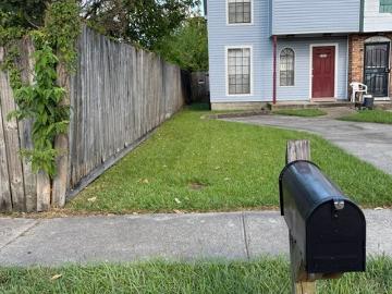 2 BR, 1.5 BA Apartment 2331 Justin Lane, Unit Justin, Harvey, LA 70058