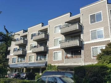2 BR, 1.5 BA Apartment 2425 Harbor Ave SW Unit 25, Seattle, WA 98126