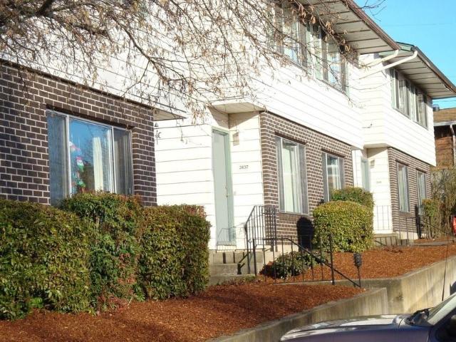2 BR, 1.5 BA Apartment 2431 East 16th Street Unit 2433, Vancouver, WA 98661