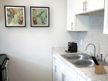2 BR, 1.5 BA Apartment 257 Milwaukee Avenue Unit 255 202, Dunedin, FL 34698
