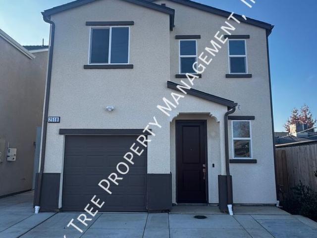 2 BR, 1.5 BA Apartment 251 Minnewawa Avenue, Clovis, CA 93612