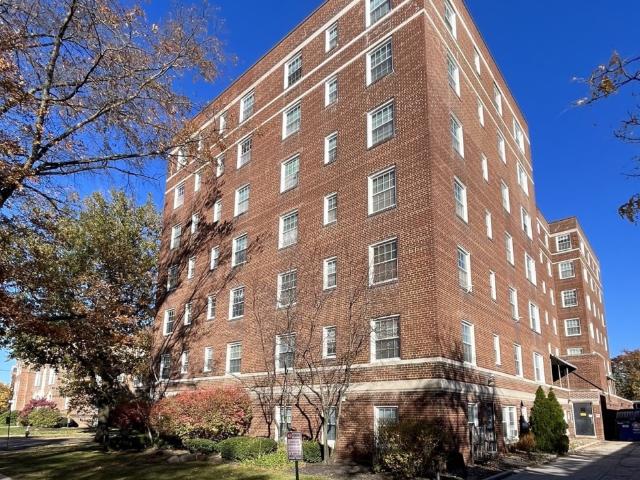 2 BR, 1.5 BA Apartment 2661 North Moreland Boulevard Unit 305, Cleveland, OH 44120