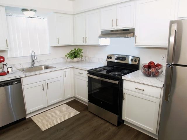2 BR, 1.5 BA Apartment 26651 Stanford Drive East Unit 26559, Southfield, MI 48033