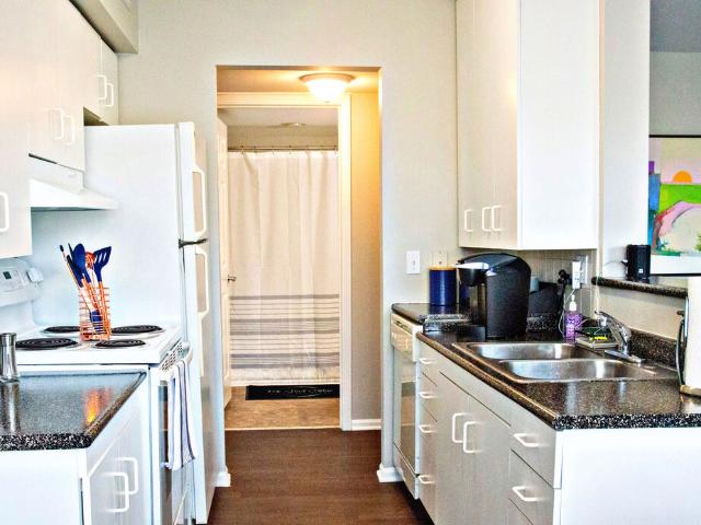 2 BR, 1.5 BA Apartment 2600 Harrison Street #104 Unit 00348 2527 0000, Kansas City, MO 64108