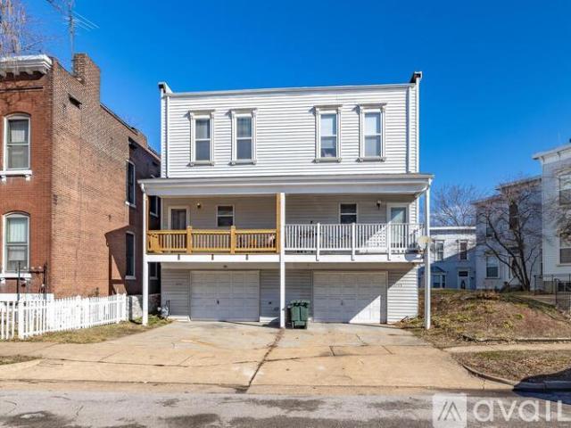 2 BR, 1.5 BA Apartment 2747 Park Ave, St. Louis, MO 63104