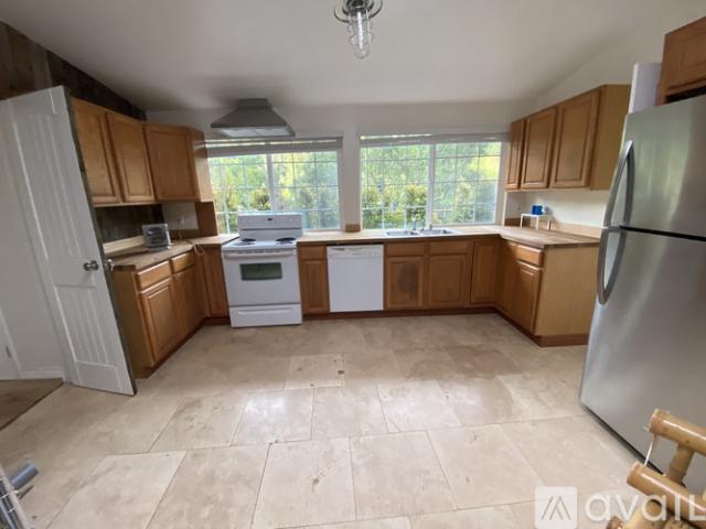 2 BR, 1.5 BA Apartment 27520 Moody Road, Unit C, Los Altos Hills, CA 94022
