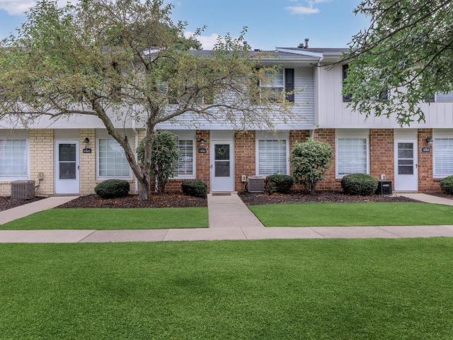 2 BR, 1.5 BA Apartment 27652 Westchester Parkway, #E Unit 06 681H, Westlake, OH 44145