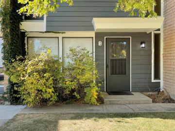 2 BR, 1.5 BA Apartment 2725 Harvard StreetB, Fort Collins, CO 80525