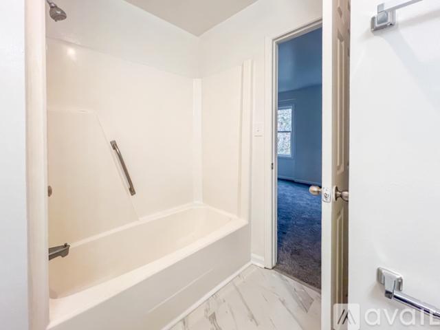 2 BR, 1.5 BA Apartment 28 Fox Hill Dr, Unit 28, Kilmarnock, VA 22482