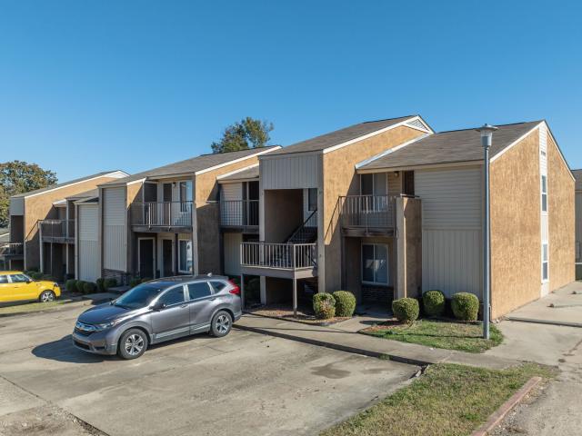 2 BR, 1.5 BA Apartment 2921 Old Greenwood Rd. Building 1 Unit, Fort Smith, AR 72903