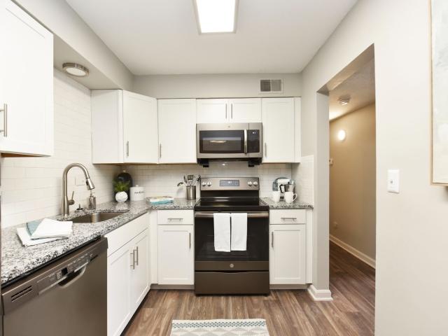 2 BR, 1.5 BA Apartment 292 Stoke on Trent Unit 153, Louisville, KY 40299