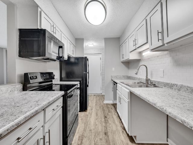 2 BR, 1.5 BA Apartment 3019 Ingleside Drive Unit 3007A, High Point, NC 27265