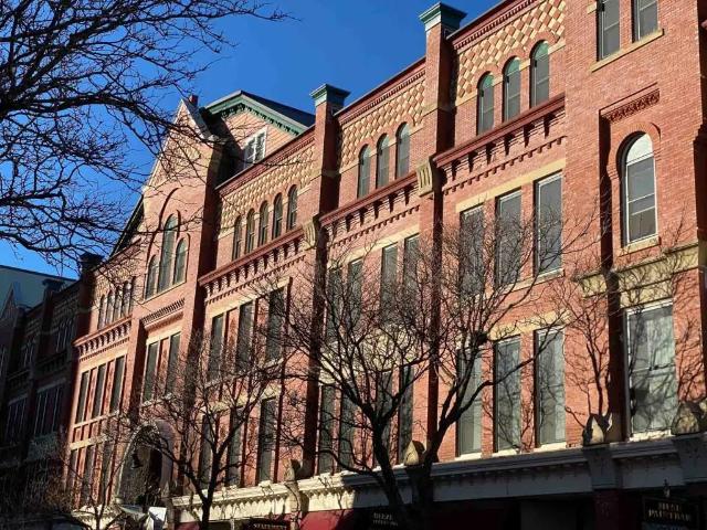 2 BR, 1.5 BA Apartment 30 Hanover St Unit 314, Manchester, NH 03101