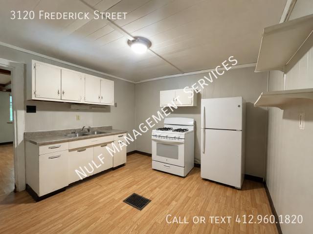 2 BR, 1.5 BA Apartment 3120 Frederick Street, Pittsburgh, PA 15212