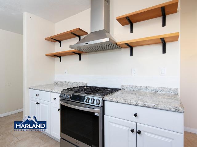 2 BR, 1.5 BA Apartment 3240 Franklin Ave, San Diego, CA 92113