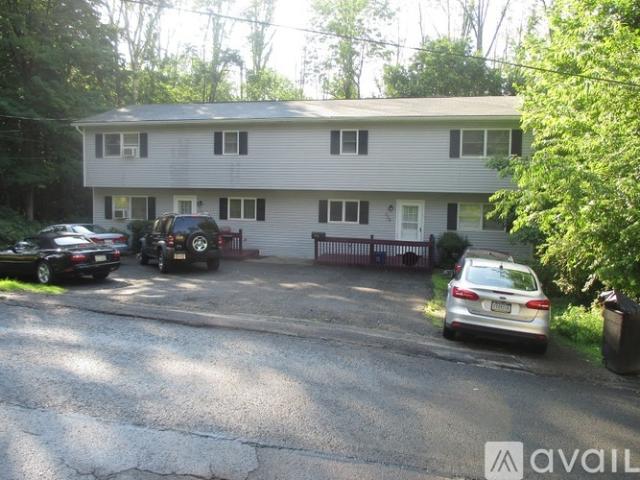 2 BR, 1.5 BA Apartment 326 Melrose Ave, Unit 2, Clarks Summit, PA 18411