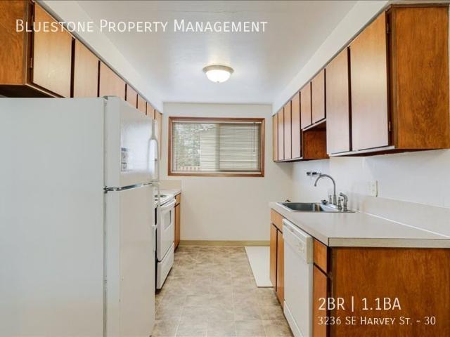 2 BR, 1.5 BA Apartment 3236 SE Harvey St Milwaukie, OR 97222