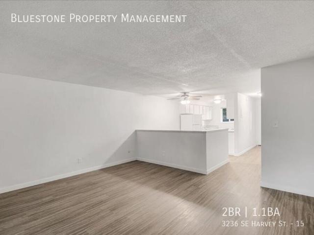 2 BR, 1.5 BA Apartment 3236 SE Harvey St Milwaukie, OR 97222