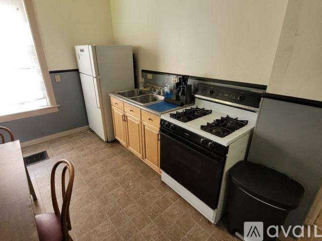 2 BR, 1.5 BA Apartment 32 Cliff St, Unit 1, Oneonta, NY 13820