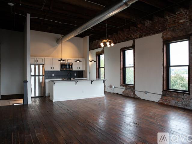 2 BR, 1.5 BA Apartment 337 Broadway Street, Unit 203, Toledo, OH 43604