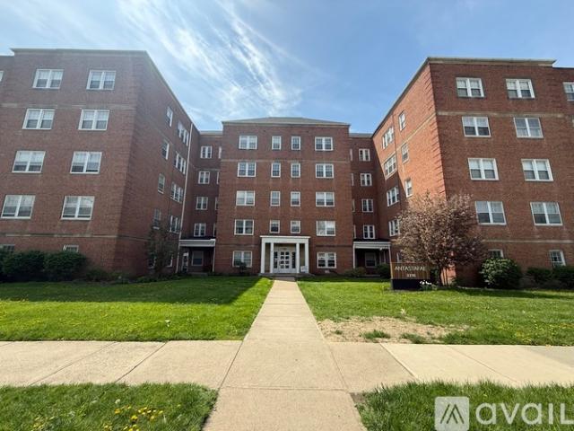 2 BR, 1.5 BA Apartment 3310 Warrensville Center Rd, Unit MT 311, Shaker Heights, OH 44122