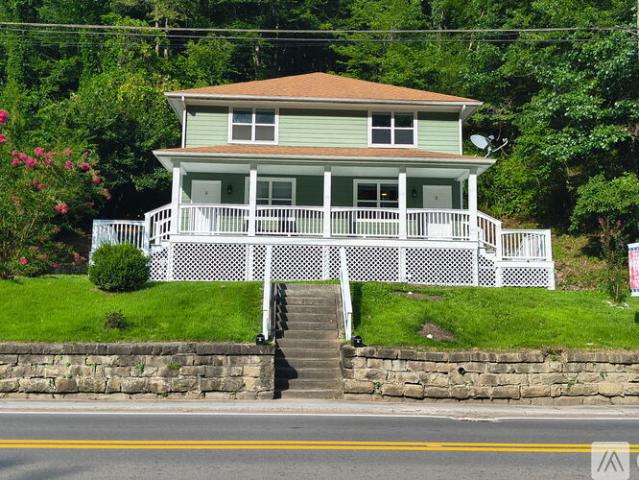 2 BR, 1.5 BA Apartment 346 Mc Dowell Street, Unit B, Welch, WV 24801