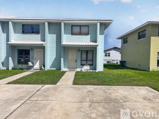 2 BR, 1.5 BA Apartment 348 Tarpon Ave, Unit 1, Fernandina Beach, FL 32034