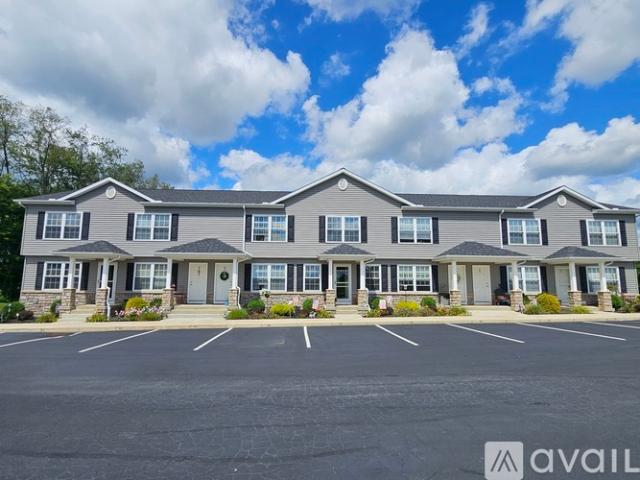 2 BR, 1.5 BA Apartment 34 Circuit Street, Unit 22, Waterford, PA 16441