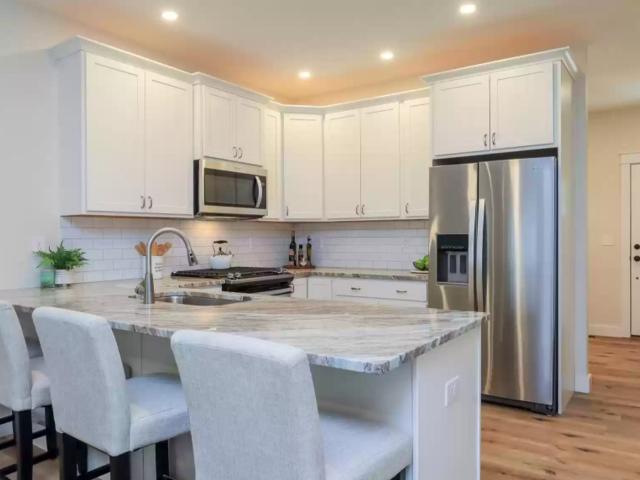 2 BR, 1.5 BA Apartment 34 Ponemah Hill Road, Milford, NH 03055