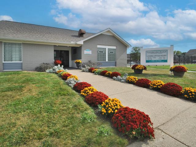 2 BR, 1.5 BA Apartment 36760 Farmbrook Drive Unit 702, Clinton Township, MI 48035