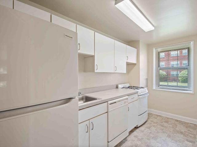 2 BR, 1.5 BA Apartment 3603 Glengyle Avenue Unit G6, Baltimore, MD 21215