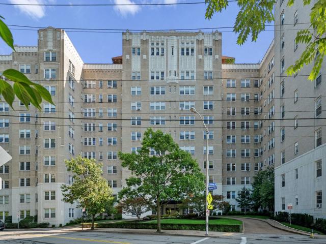 2 BR, 1.5 BA Apartment 3955 Bigelow Blvd Unit Royal York 601, Pittsburgh, PA 15213