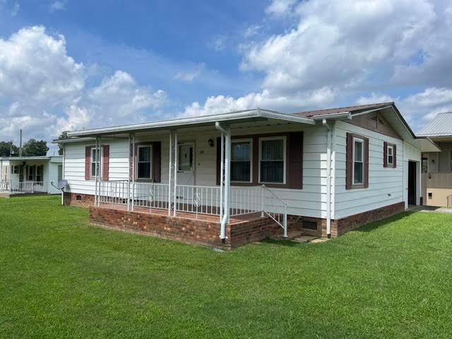 2 BR, 1.5 BA Apartment 39 Homestead Circle, Hendersonville, NC 28792