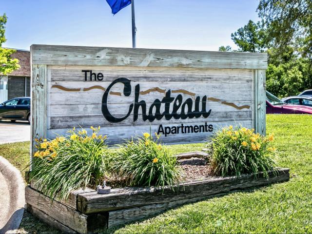 2 BR, 1.5 BA Apartment 401 Chateau Drive Unit 403 24, Bellevue, NE 68005