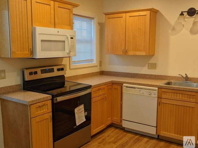2 BR, 1.5 BA Apartment 40 Winthrop Street, Unit Unit 2, Taunton, MA 02780