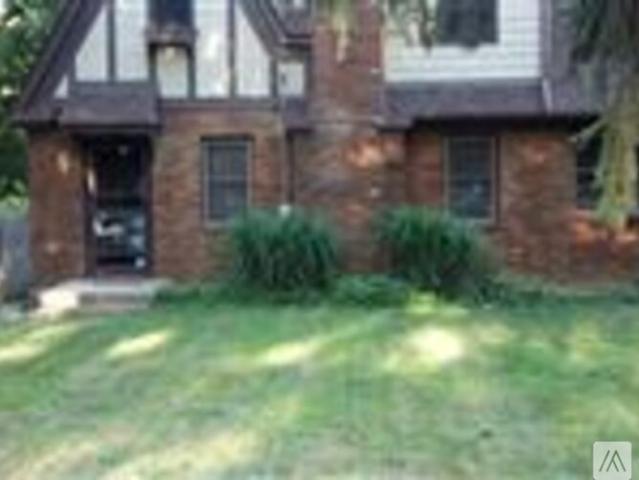 2 BR, 1.5 BA Apartment 410 Carpenter Avenue Northwest, Grand Rapids, MI 49504