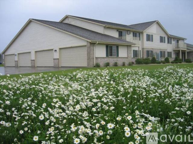2 BR, 1.5 BA Apartment 410 Linden Dr, Unit Ste 5, Lomira, WI 53048