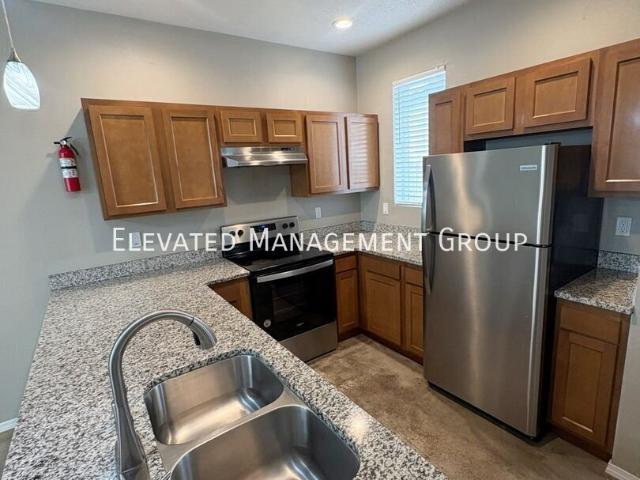 2 BR, 1.5 BA Apartment 424 Stanford SE, Albuquerque, NM 87106