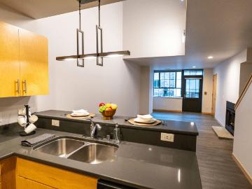 2 BR, 1.5 BA Apartment 427 E Gorham St Unit 439 000, Madison, WI 53703