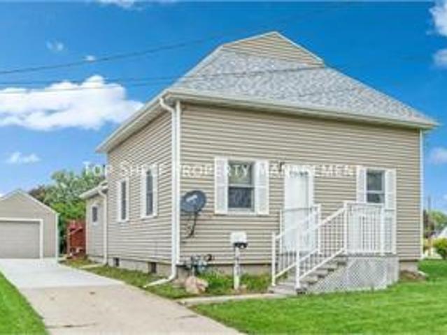 2 BR, 1.5 BA Apartment 428 S 6th Ave E, Newton, IA 50208